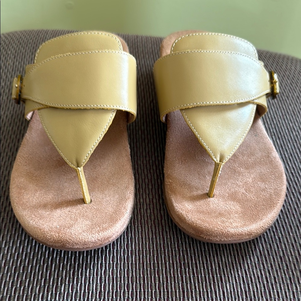 NEW SoftWalk Belize Size 7M Smooth Leather retails $124